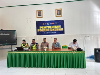 Binmas, Seksi Hukum dan Satlantas Polres Baubau Kompak Gelar Pembinaan di Sekolah