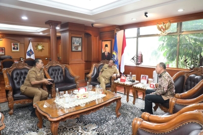 Gubernur Sultra Audiensi dengan Mendagri Bahas Rakornas PHD 2025 Menghadirkan Sejumlah Menteri