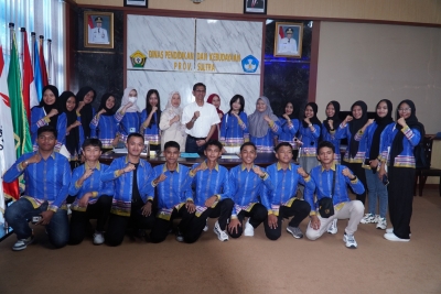 Kadis Dikbud Sultra Resmi Melepas Kontingen FLS3N SMA  / SMK dan Lomba Debat Tahun 2025