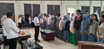 Kadis Dikbud Sultra Kukuhkan FKO SMA/SMK se Kota Kendari Periode 2025-2026
