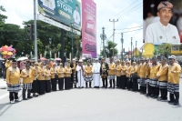 Kafilah Buton Selatan dalam pawai Ta'ruf STQH ke-28 di Kendari., Kadis Pariwisata Busel, Muh Jusni Siradja (Insert) 