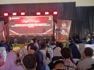Ketua KPU Buteng La Ode Abdul Jinani saat membuka Rakor Pembentukan KPPS