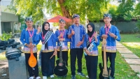 Tim Kreativitas Musik Tradisional Sultra yang diwakili SMAN 1 Mawasangka saat persiapan Tampildi Institut Kesenian Jakarta Jumat (21/11/2025)