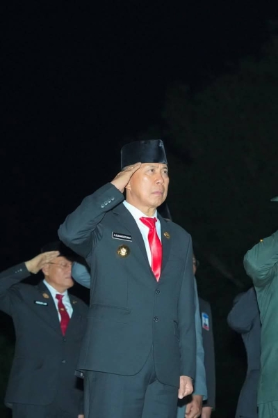 Gubernur Sultra Hadiri Apel Kehormatan dan Renungan Suci di TMP Watubangga